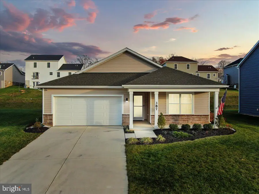 387 Aylesbury Ln, Martinsburg, WV 25403 - Image #2