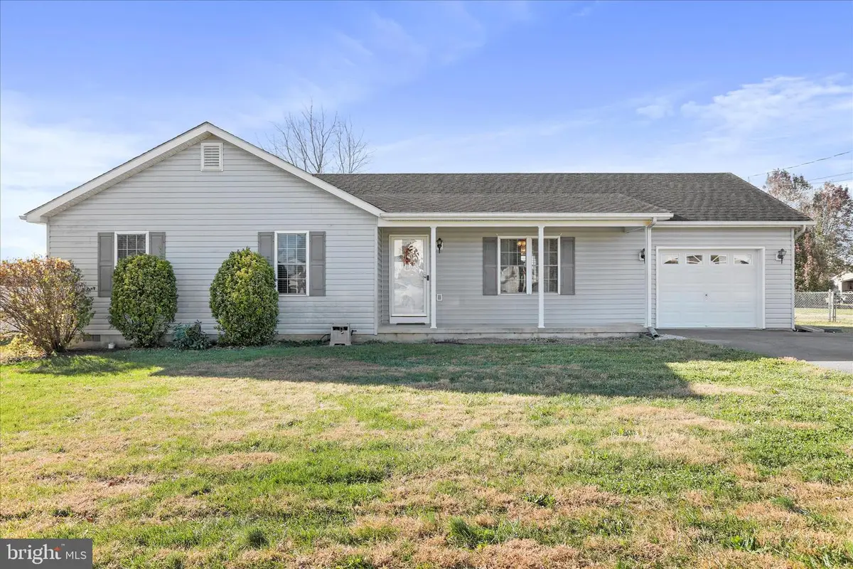 195 Isaac Dr, Bunker Hill, WV 25413 - Image #1