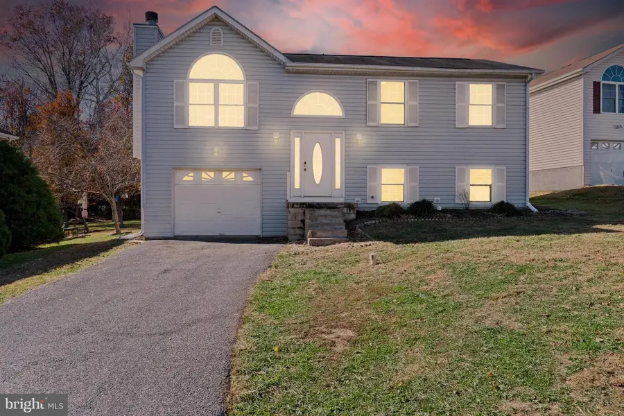 386 Moonlight Ln, Martinsburg, WV 25404 - Image #2