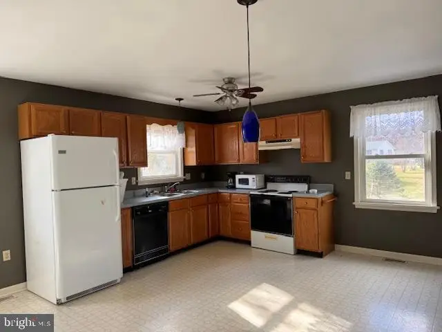 36 Arbutus Ln, Martinsburg, WV 25405 - Image #3