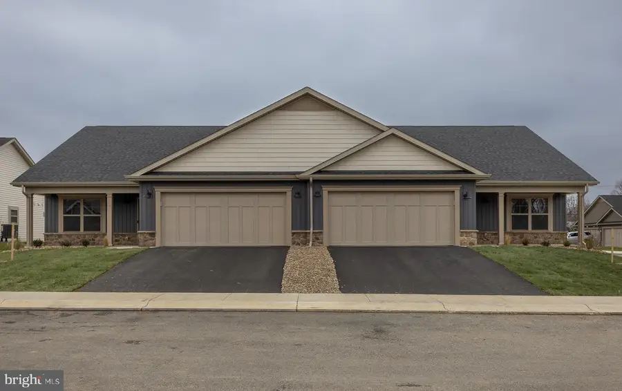 76 Grainfield Ct, Martinsburg, WV 25404 - Image #2