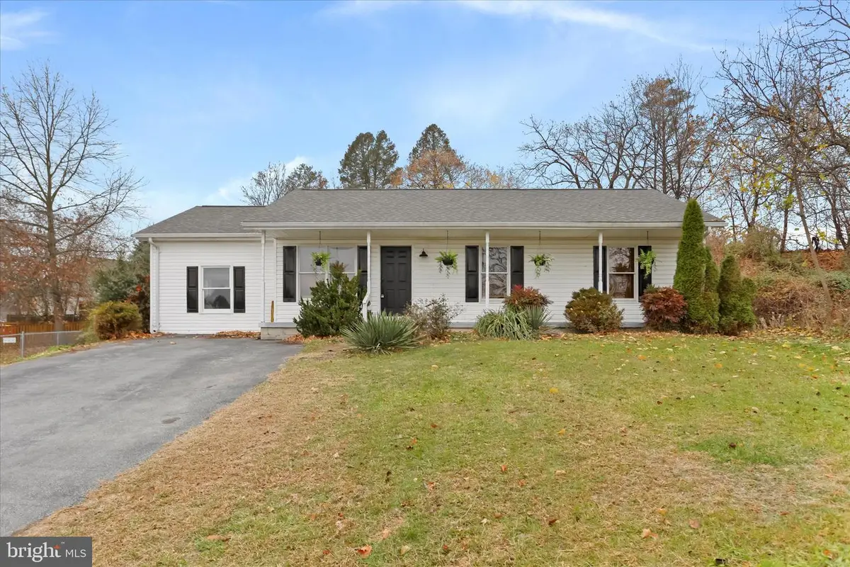 49 Yarrow Cir, Martinsburg, WV 25404 - Image #1