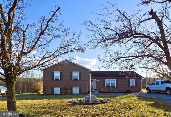 70 Kathys Ln, HEDGESVILLE, WV 25427