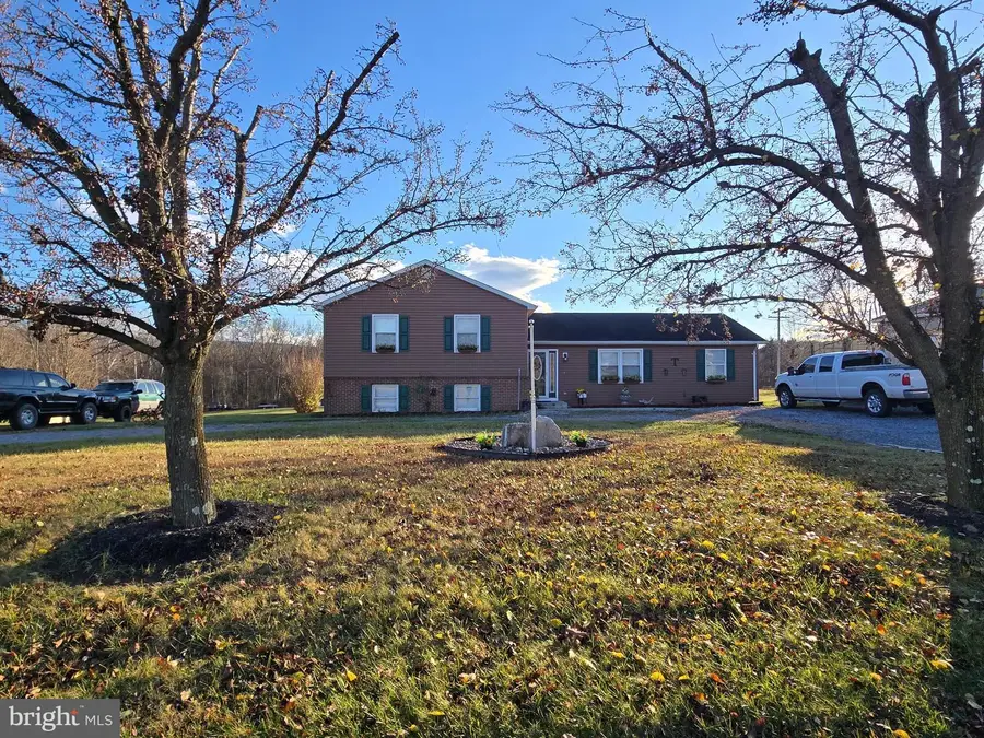 70 Kathys Ln, Hedgesville, WV 25427 - Image #2