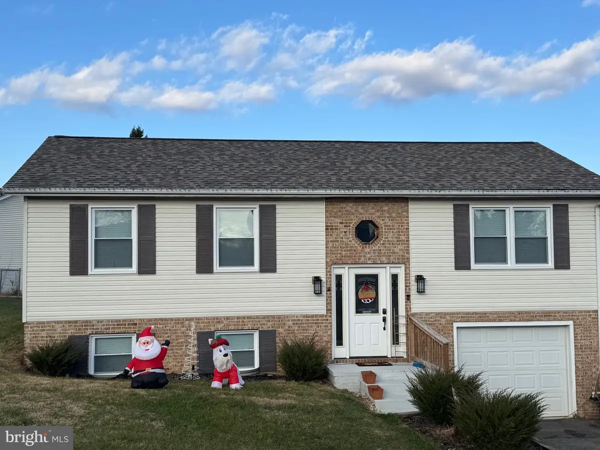 38 Yarrow Cir, Martinsburg, WV 25404 - Image #1