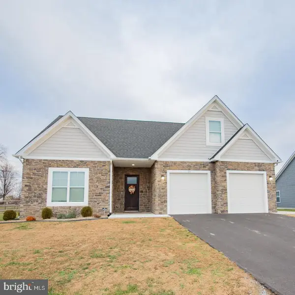 25 Peoney Ln, BUNKER HILL, WV 25413