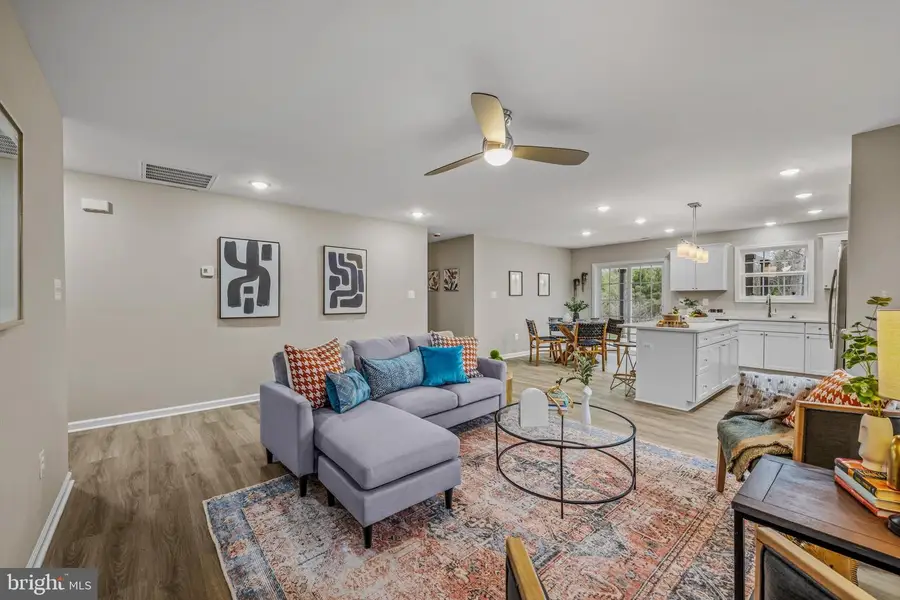 87 Boothbay Dr, Martinsburg, WV 25403 - Image #2