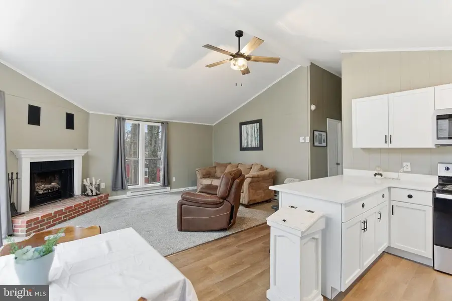 15 Oneida Trl, Hedgesville, WV 25427 - Image #2