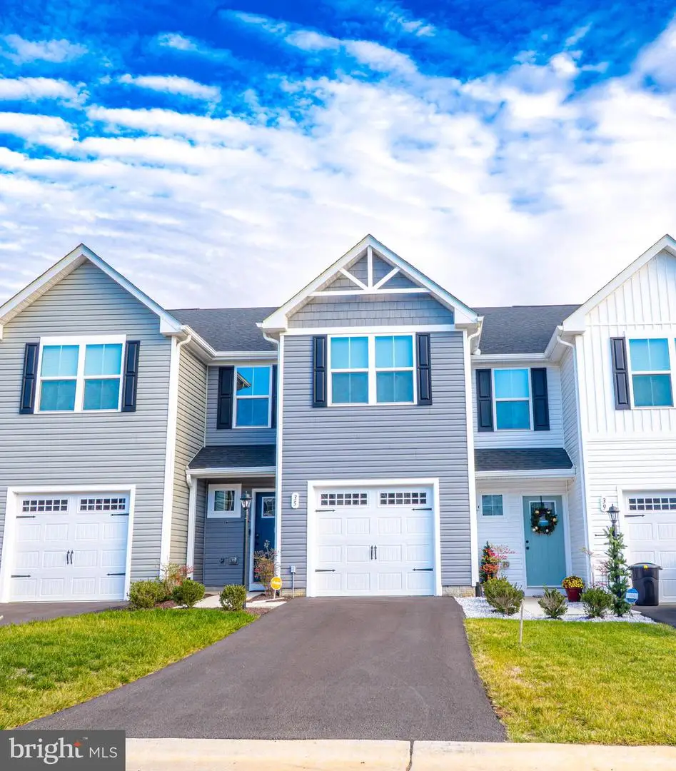 35 Calais Pl, Hedgesville, WV 25427 - Image #1