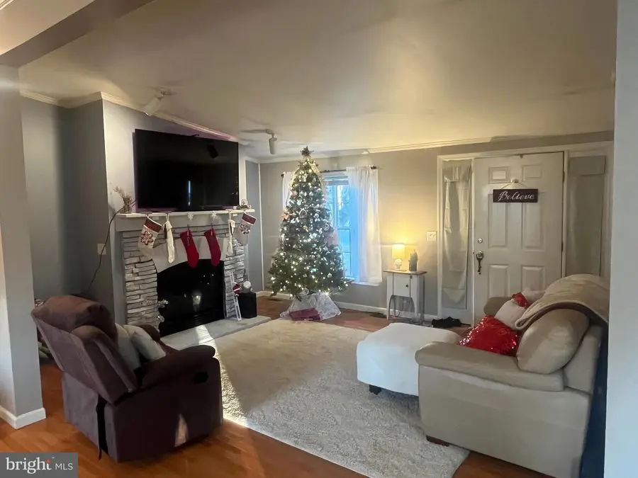 106 Vaquero Dr, Martinsburg, WV 25403 - Image #2