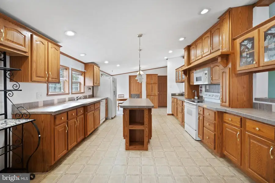 305 Bedington Rd, Martinsburg, WV 25404 - Image #2