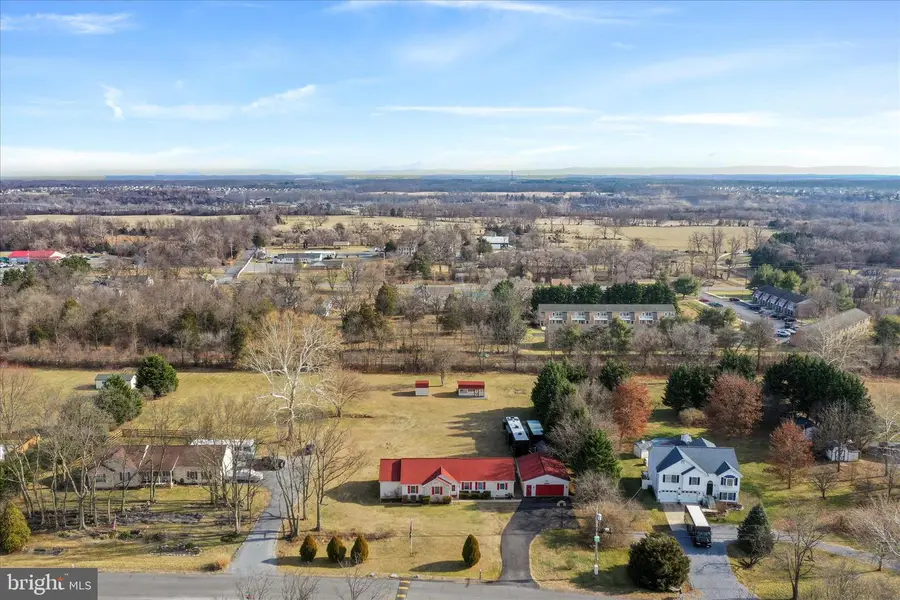 242 Willis Dr, Bunker Hill, WV 25413 - Image #2