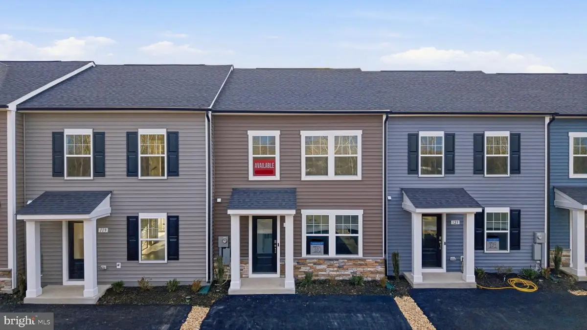 121 Courthouse Dr, Martinsburg, WV 25404 - Image #1