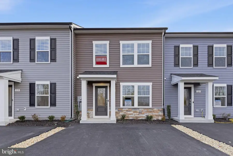 121 Courthouse Dr, Martinsburg, WV 25404 - Image #2