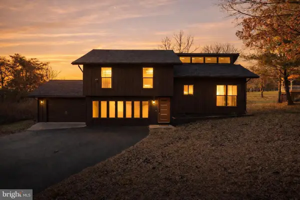 203 The Woods Rd, HEDGESVILLE, WV 25427