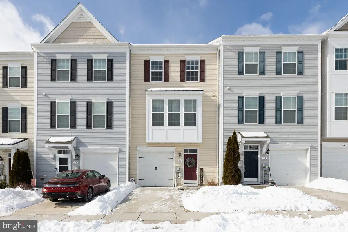 47 Landis Ct, Falling Waters, WV 25419 - Image #1