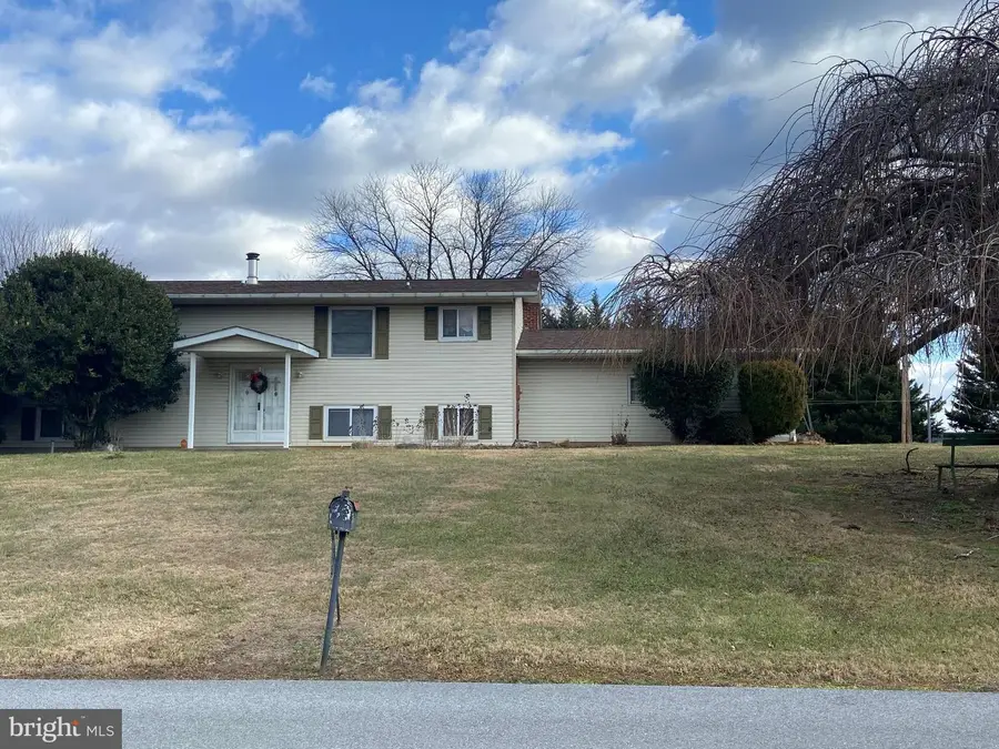 18 Beacon Dr, Martinsburg, WV 25403 - Image #3