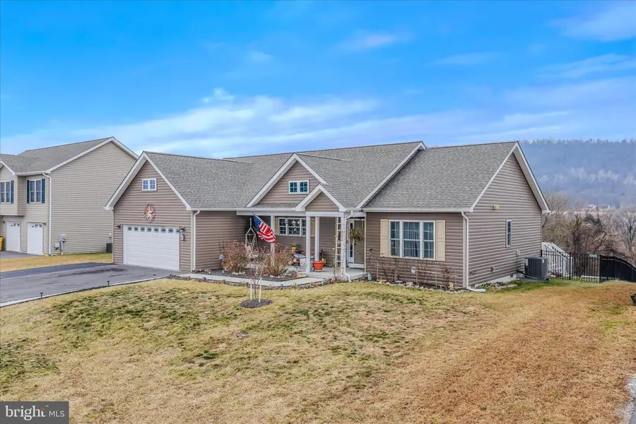 602 Duckwoods Ln, Martinsburg, WV 25403 - Image #2