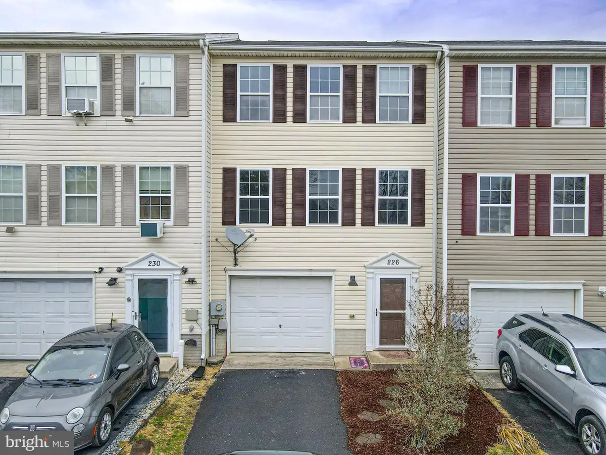 226 Topaz Ln, Inwood, WV 25428 - Image #1