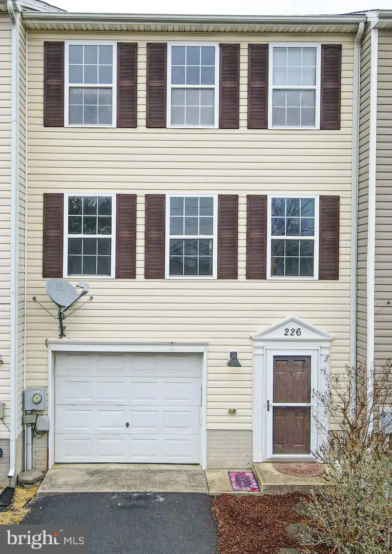 226 Topaz Ln, Inwood, WV 25428 - Image #2