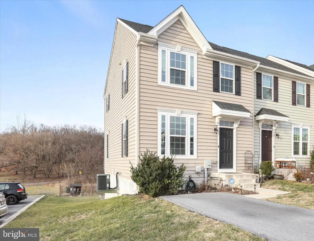 183 Ontario Dr, Falling Waters, WV 25419 - Image #1