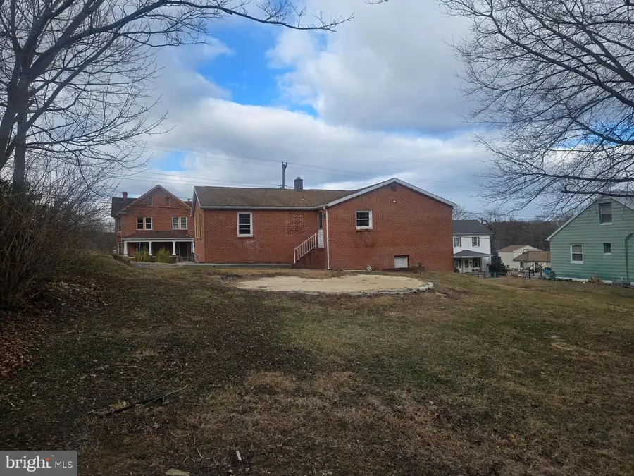 333 Oak St, Martinsburg, WV 25401 - Image #2