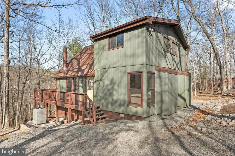 321 Clubhouse Rdg, Hedgesville, WV 25427 - #3