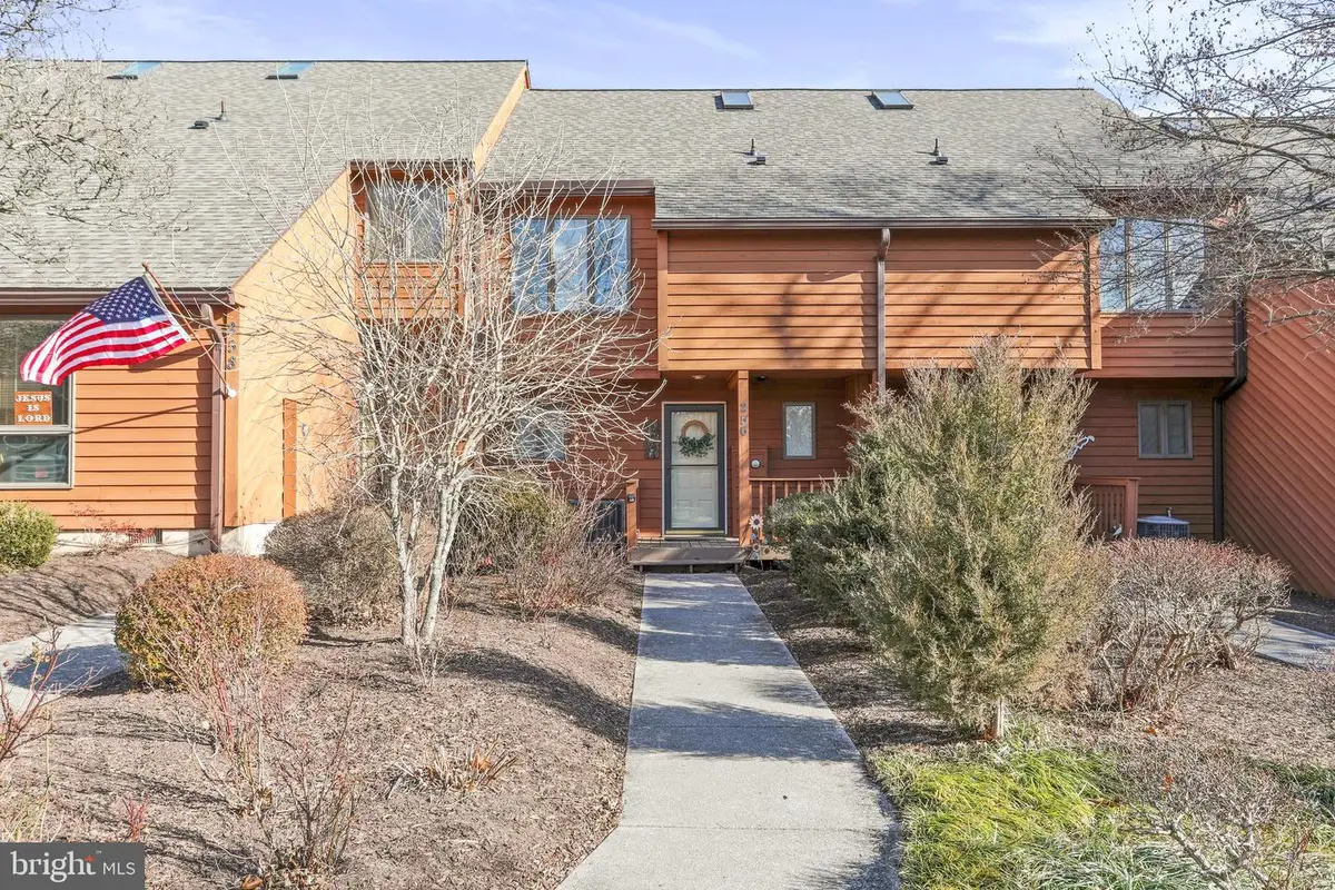 256 Tecumseh Trl, Hedgesville, WV 25427 - #1