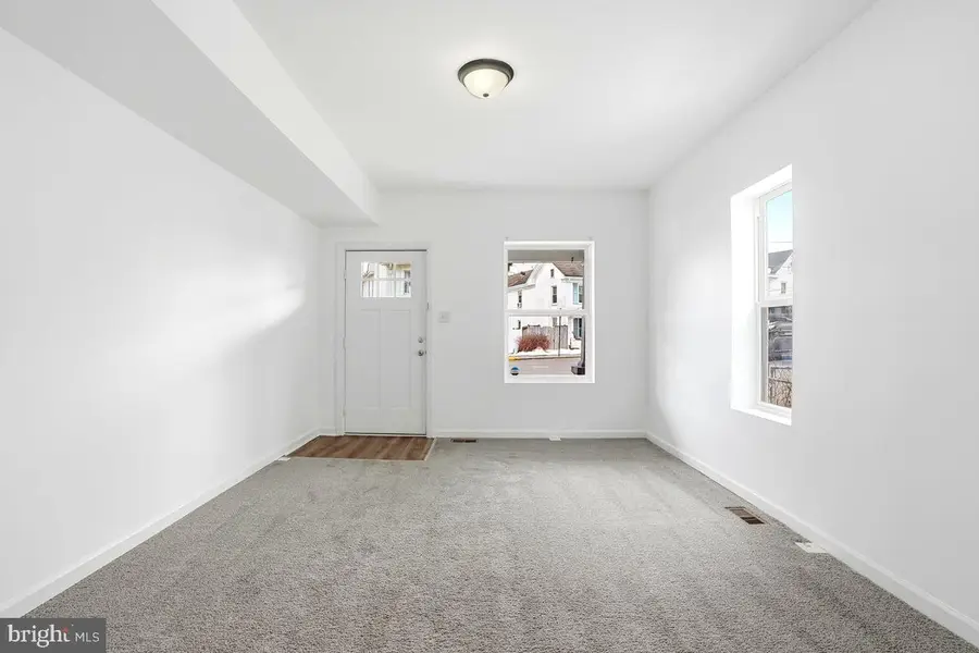 726 N Queen St, Martinsburg, WV 25404 - #3