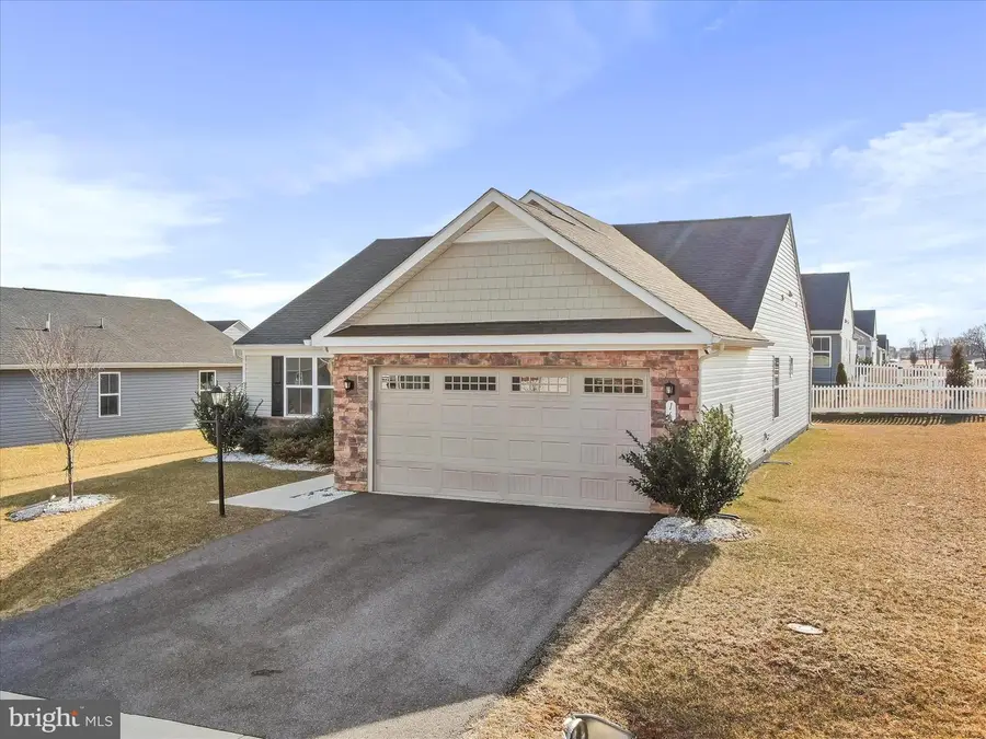 16 Opulent Ct, Hedgesville, WV 25427 - Image #2