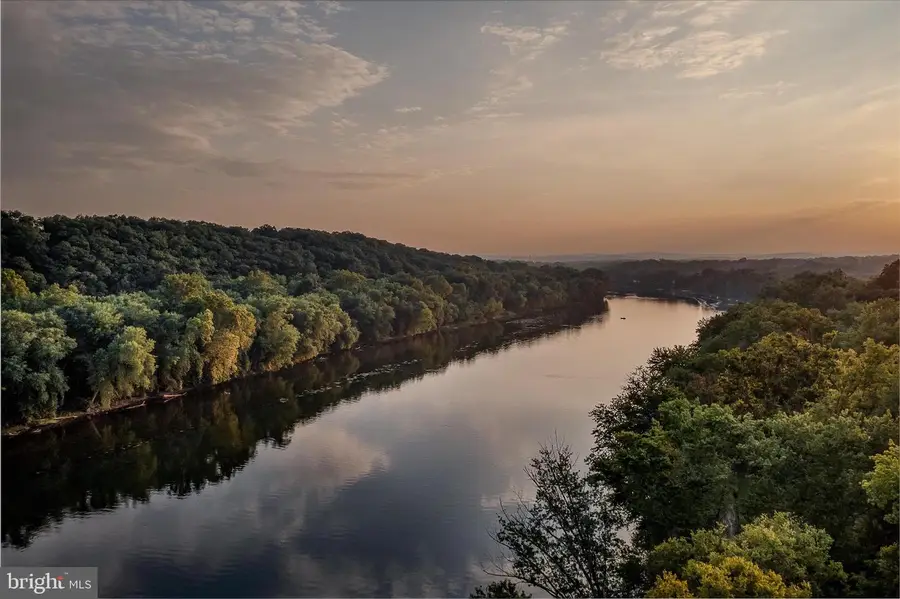 23 Mississippi Pt, Falling Waters, WV 25419 - Image #2