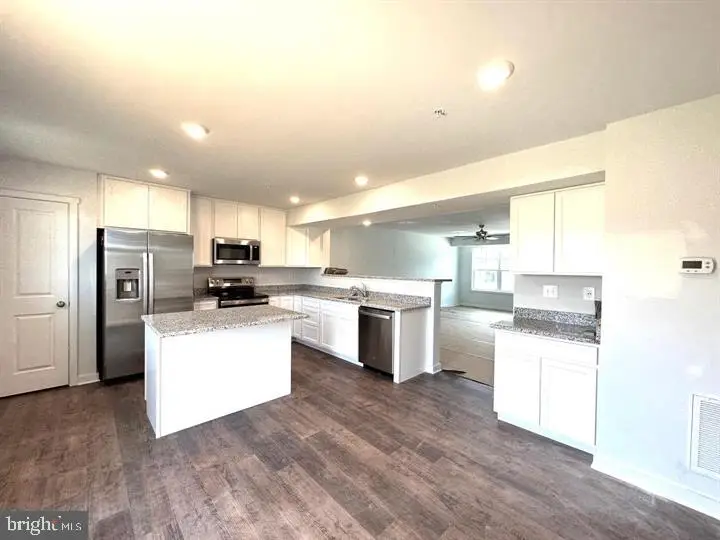 143 Olga Dr, Martinsburg, WV 25403 - Image #2