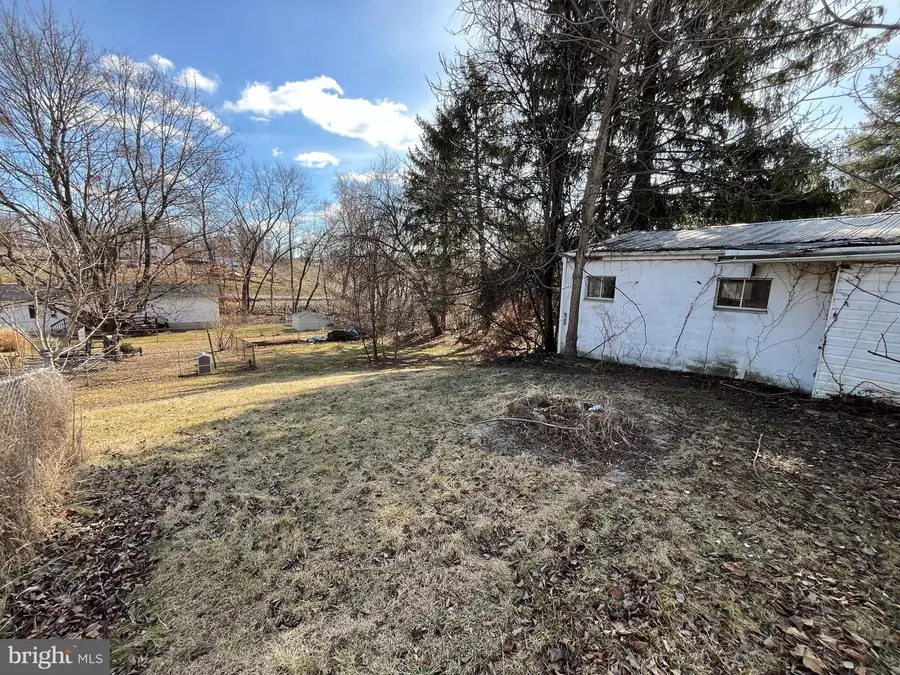 613 Albert St, Martinsburg, WV 25404 - #3