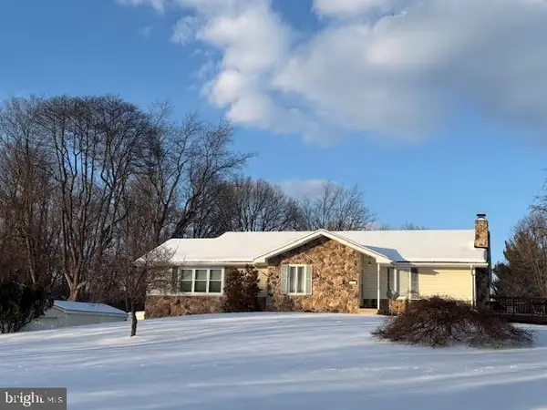 225 Keepsake Dr, FALLING WATERS, WV 25419