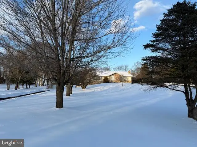 225 Keepsake Dr, Falling Waters, WV 25419 - Image #3