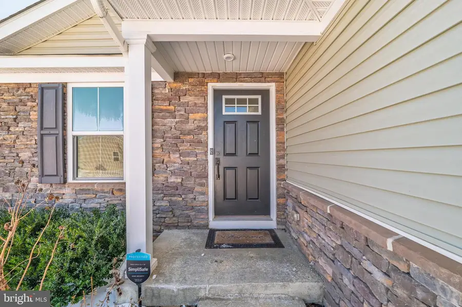 54 Norfolk Ln, Martinsburg, WV 25405 - Image #3