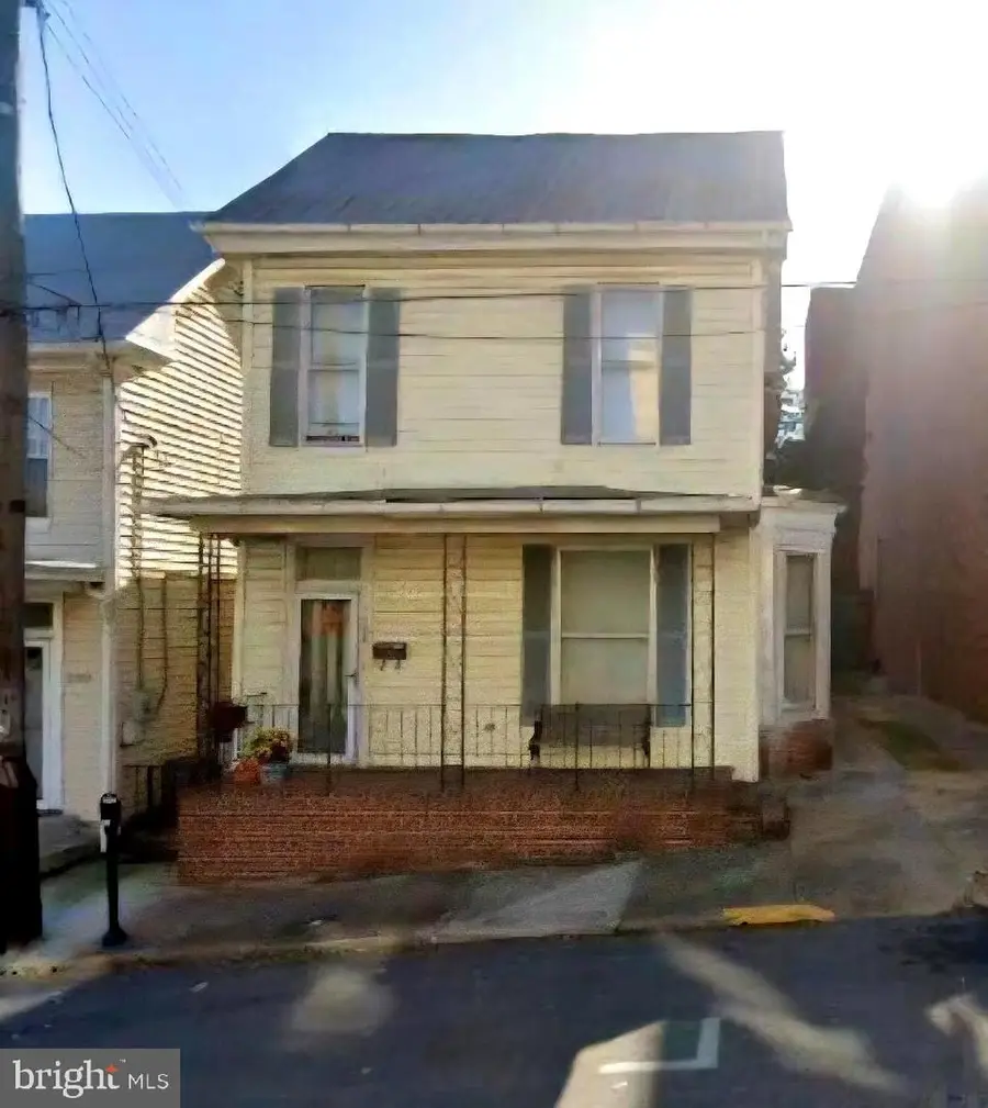 206 E Burke St, Martinsburg, WV 25401 - #2