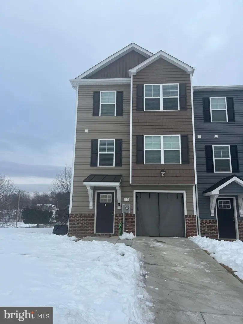 13 Olga Dr, Martinsburg, WV 25403 - Image #1
