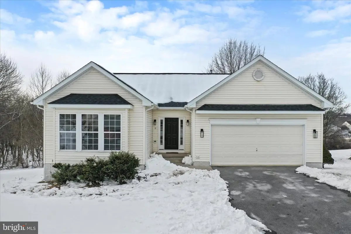 17 Hook Dr, Martinsburg, WV 25405 - Image #1