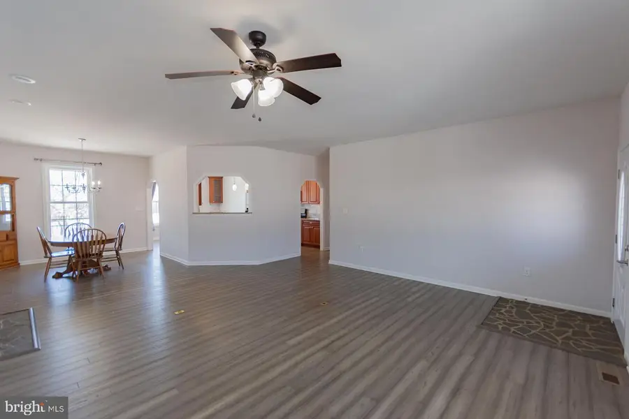 528 Delmar Orchard Road, Martinsburg, WV 25403 - Image #2