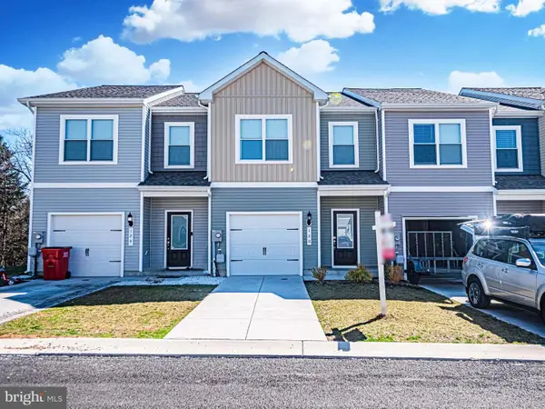 120 Paddington St, FALLING WATERS, WV 25419