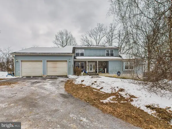 674 Potato Hill St, HEDGESVILLE, WV 25427