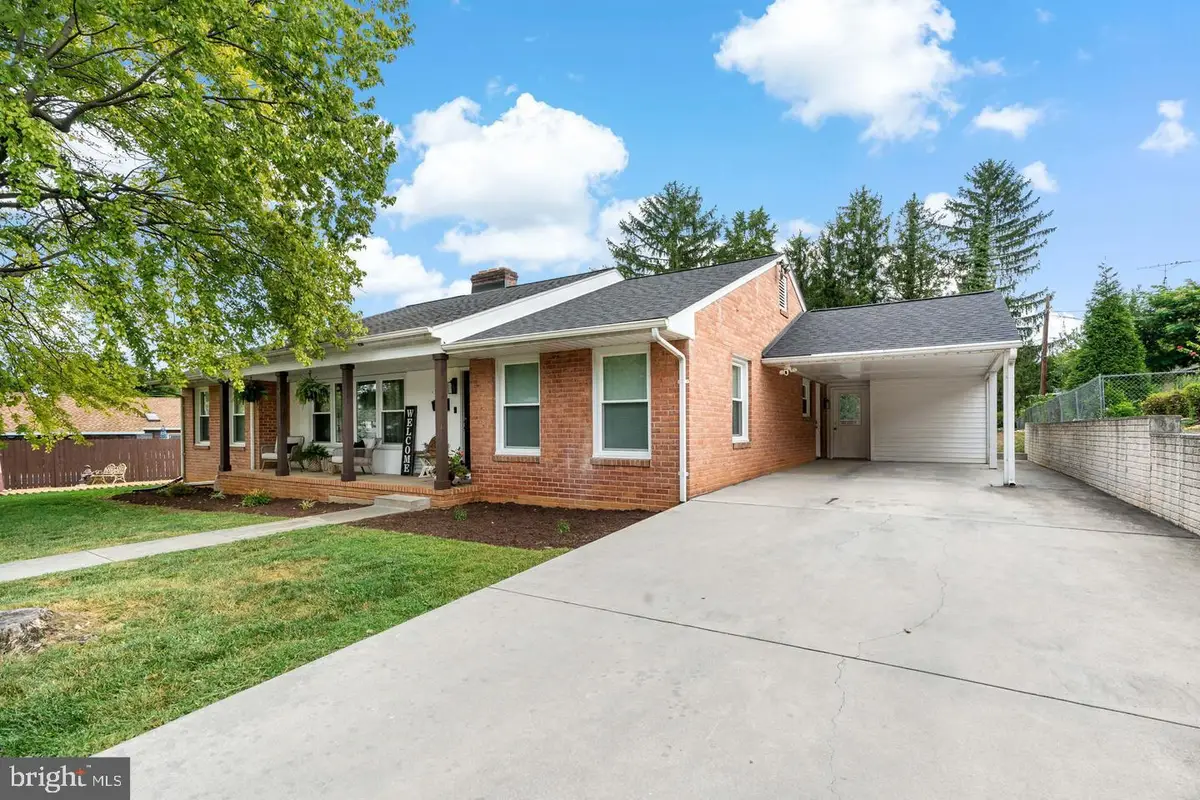 203 N Rosemont Ave, Martinsburg, WV 25401 - #1