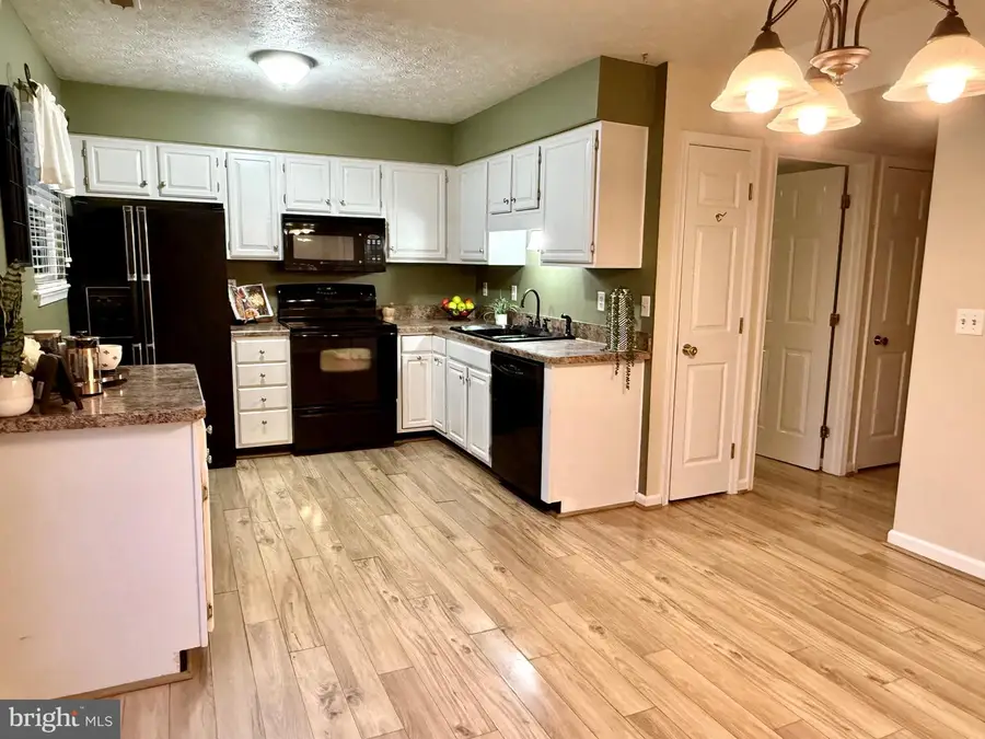 19 Stadium Cir, Inwood, WV 25428 - #2