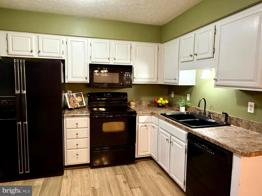 19 Stadium Cir, Inwood, WV 25428 - #3