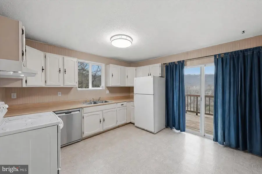 245 Atwood Dr, Gerrardstown, WV 25420 - #3