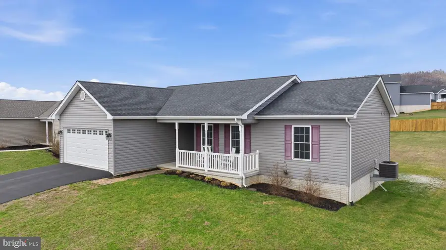 82 Latrobe Dr, Martinsburg, WV 25403 - #3