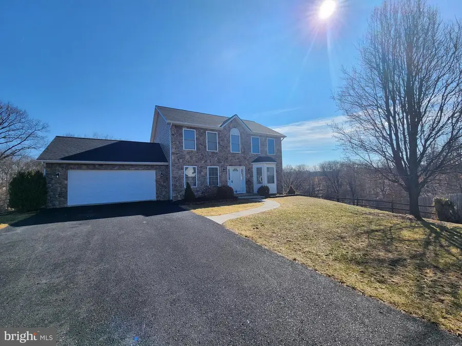 185 Embassy Ct, Martinsburg, WV 25405 - #2