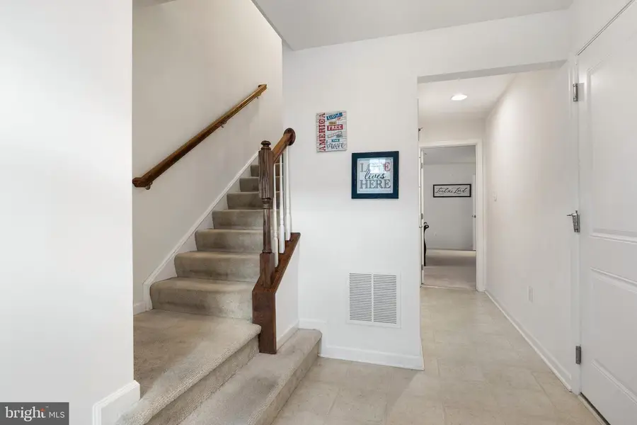 158 Norwood Dr, Falling Waters, WV 25419 - #3