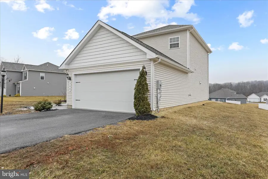 300 Headwaters Dr, Falling Waters, WV 25419 - #3
